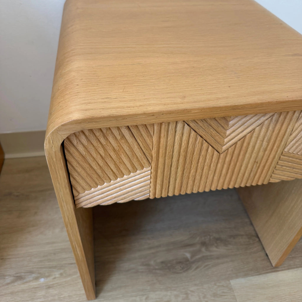 Vista Side Table White oak with sculpted slat detailing（karhyn studio sale）