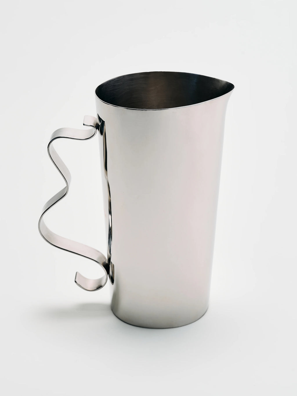 Squiggle Pitcher